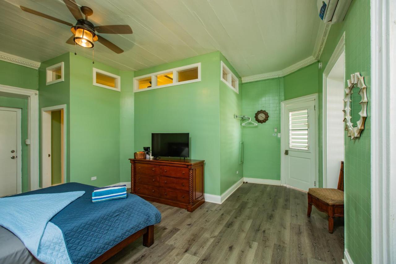 Hotel Victoria House Frederiksted Exteriér fotografie