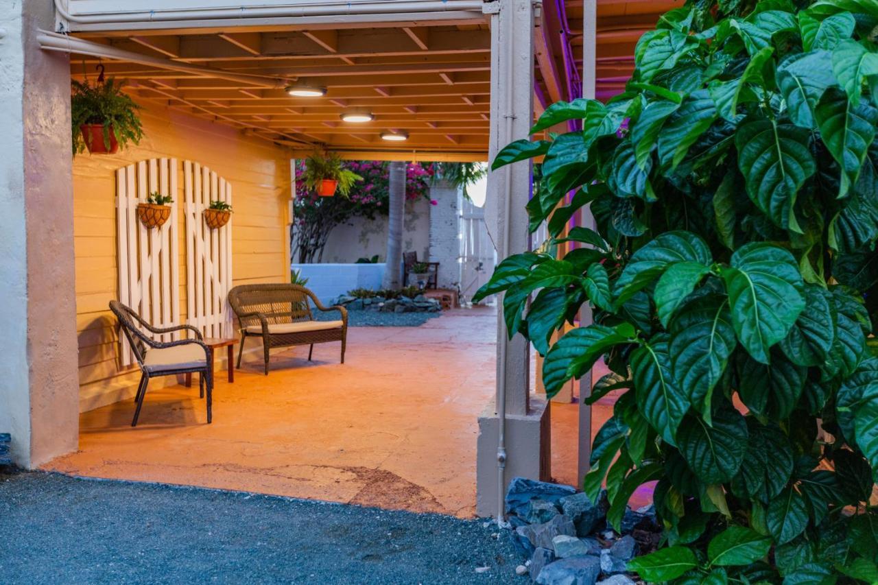 Hotel Victoria House Frederiksted Exteriér fotografie